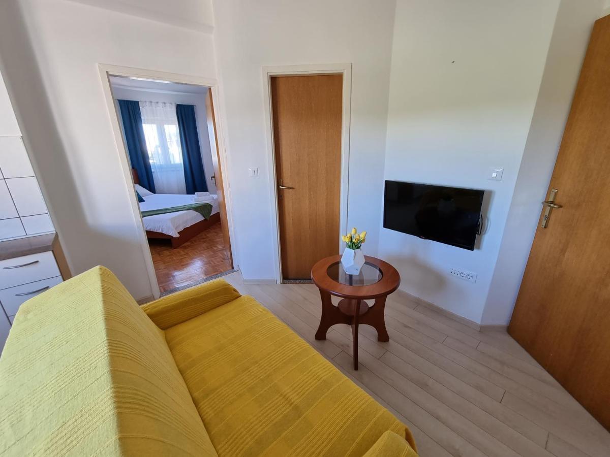 The Florens Residence Near The Beach With The Pool, Bbq And Kids Playground, Zadar Diklo Exterior photo