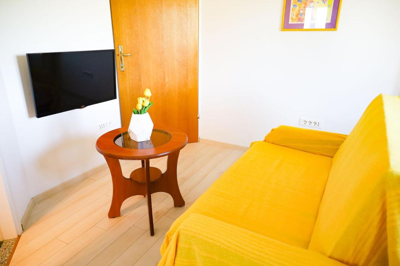 The Florens Residence Near The Beach With The Pool, Bbq And Kids Playground, Zadar Diklo Exterior photo
