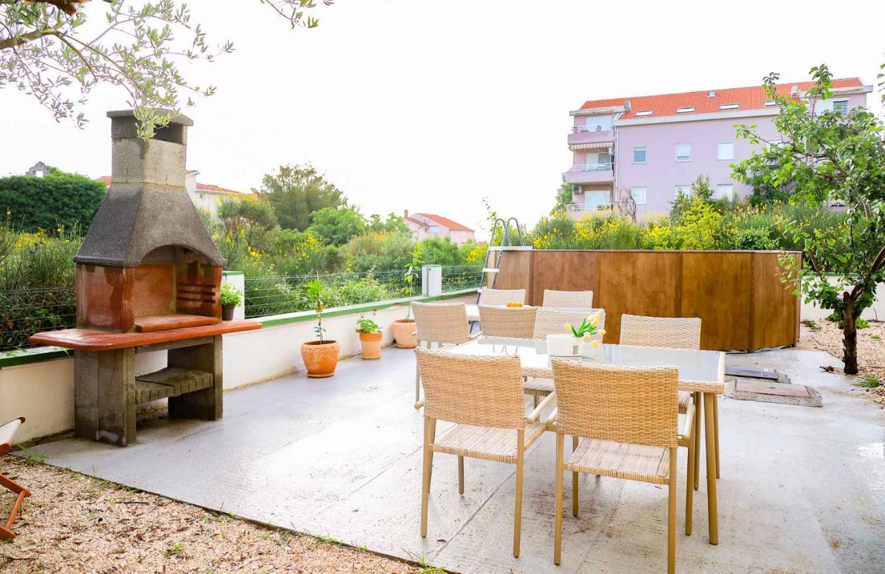The Florens Residence Near The Beach With The Pool, Bbq And Kids Playground, Zadar Diklo Exterior photo