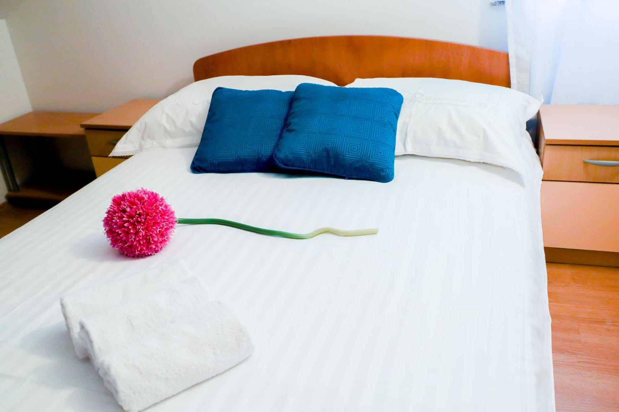 The Florens Residence Near The Beach With The Pool, Bbq And Kids Playground, Zadar Diklo Room photo